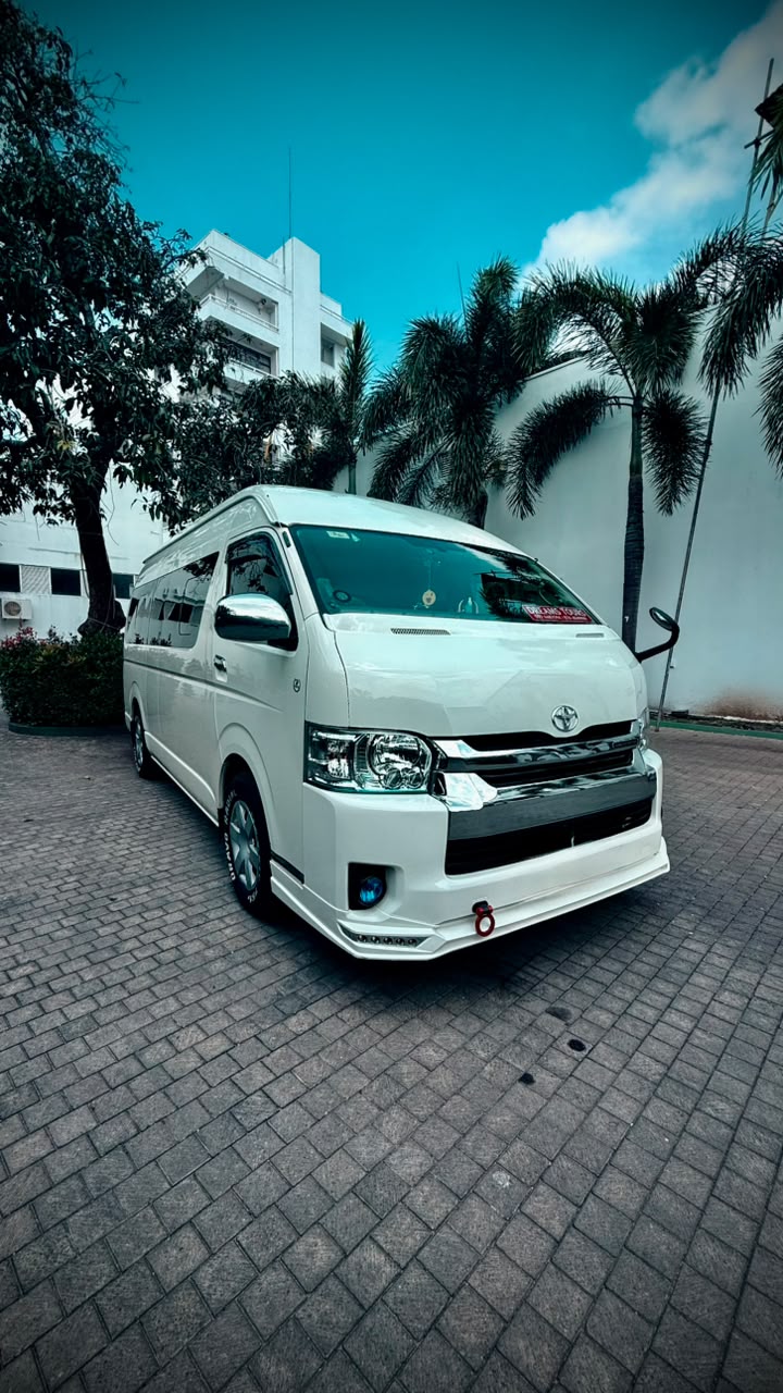 Luxury Vans & Passenger Cruisers