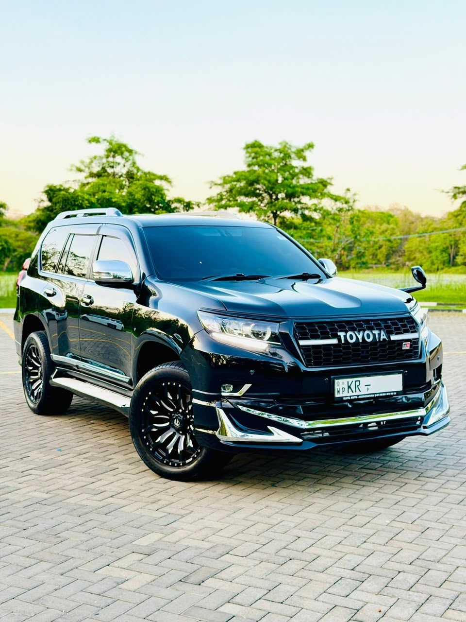Family SUVs & Hatchbacks